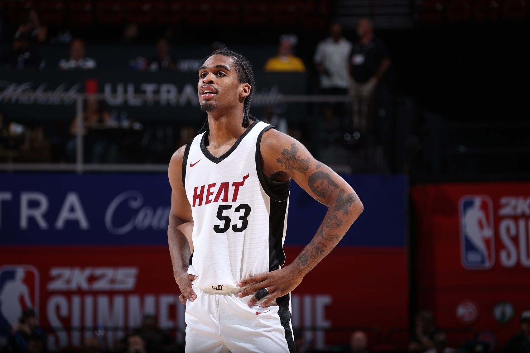 保利体育-NBA场均6.5分！记者：前火箭&amp;热火球员克里斯托弗自宣加盟深圳