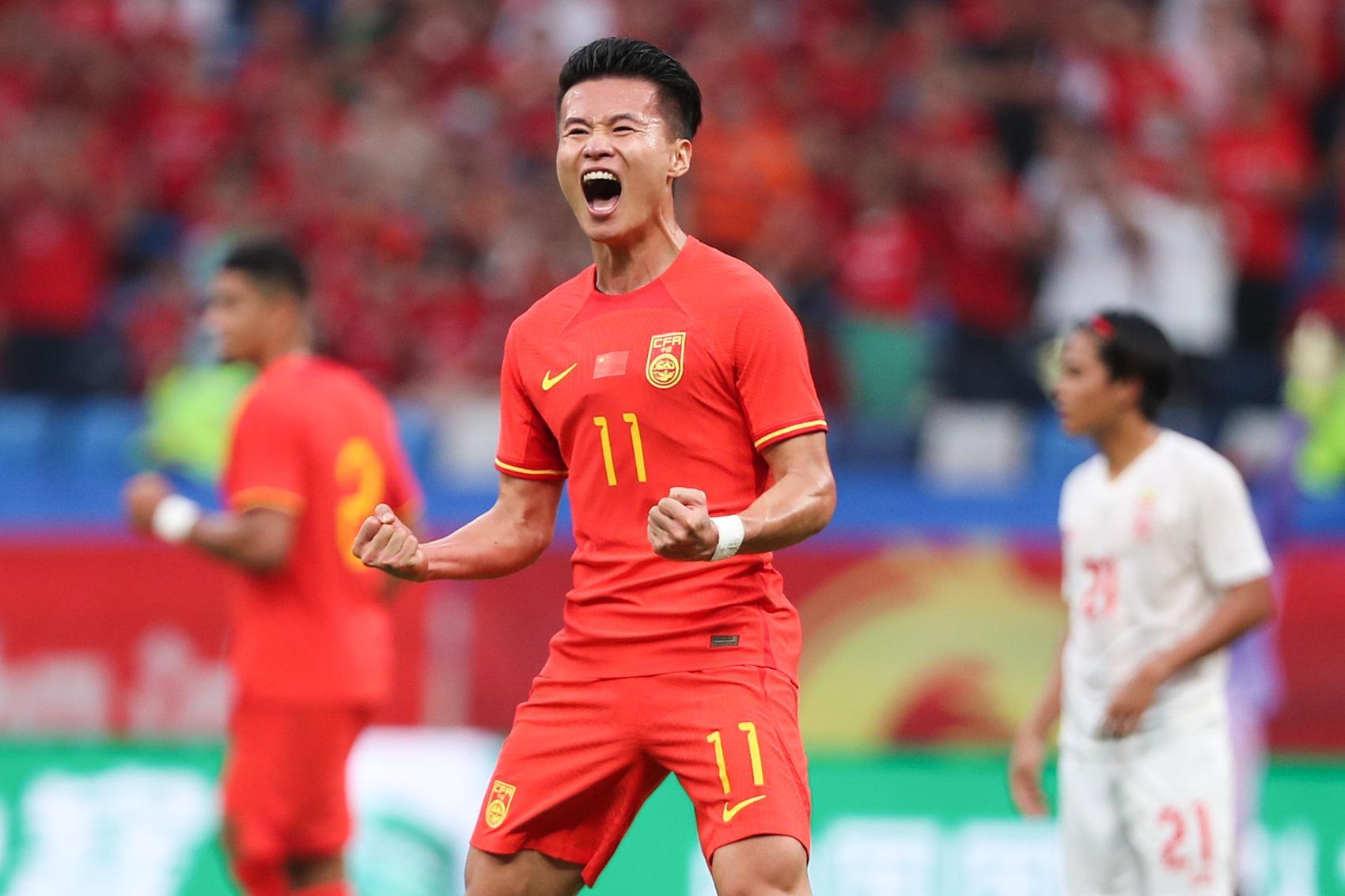 争议！他为邵佳一3场进3球，依旧无法锁定国足绝对核心？球迷热议
